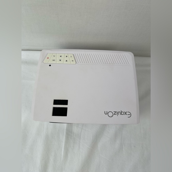 ExquizOn LED Projector White New In Box - Picture 5 of 5